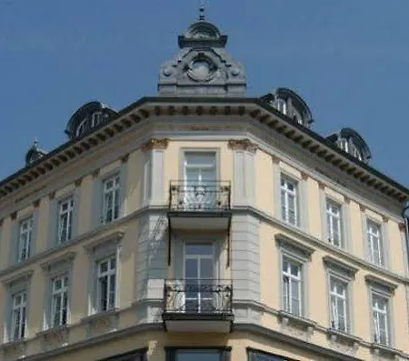 Augustiner Tor מלון 3*